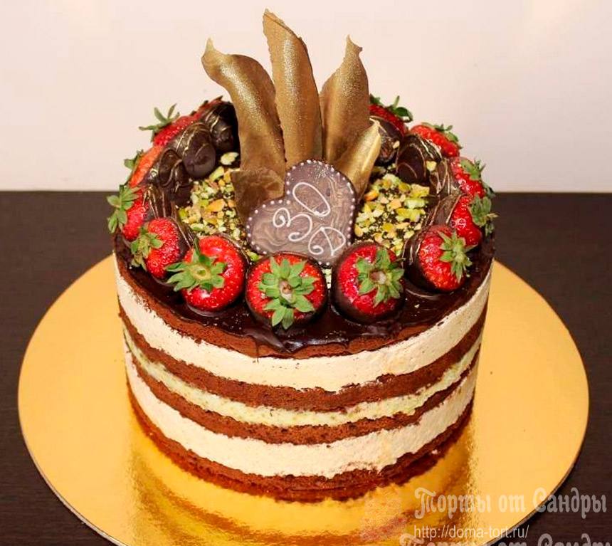 Голый торт - с клубникой в шоколаде и шоколадными факелами