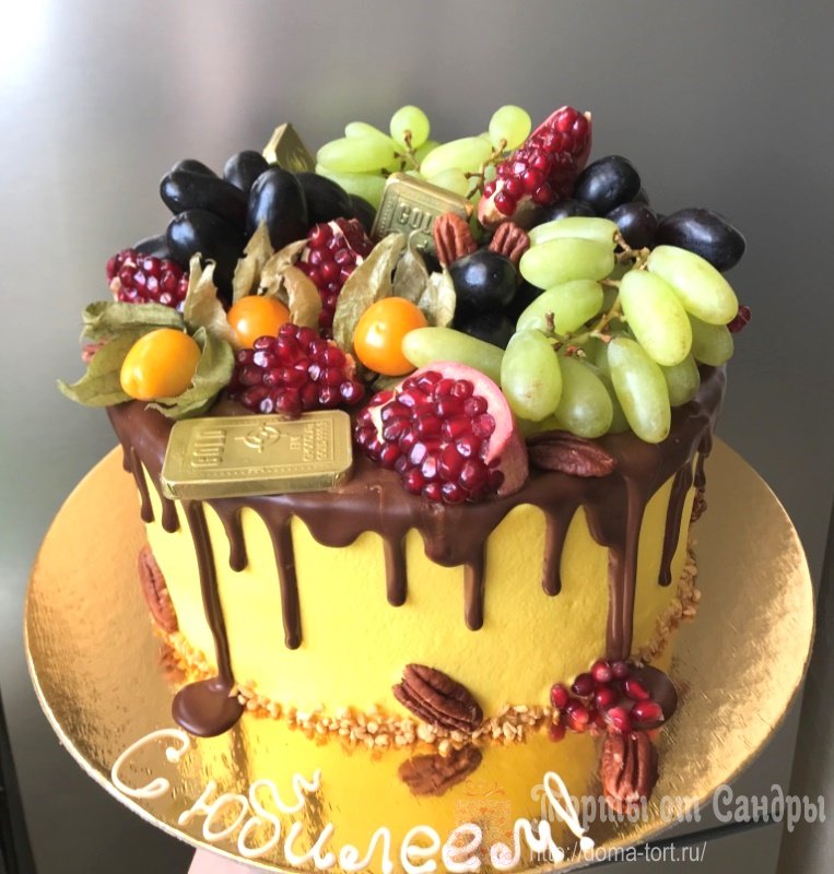 Торт - Юбилейный с ягодами и фруктами