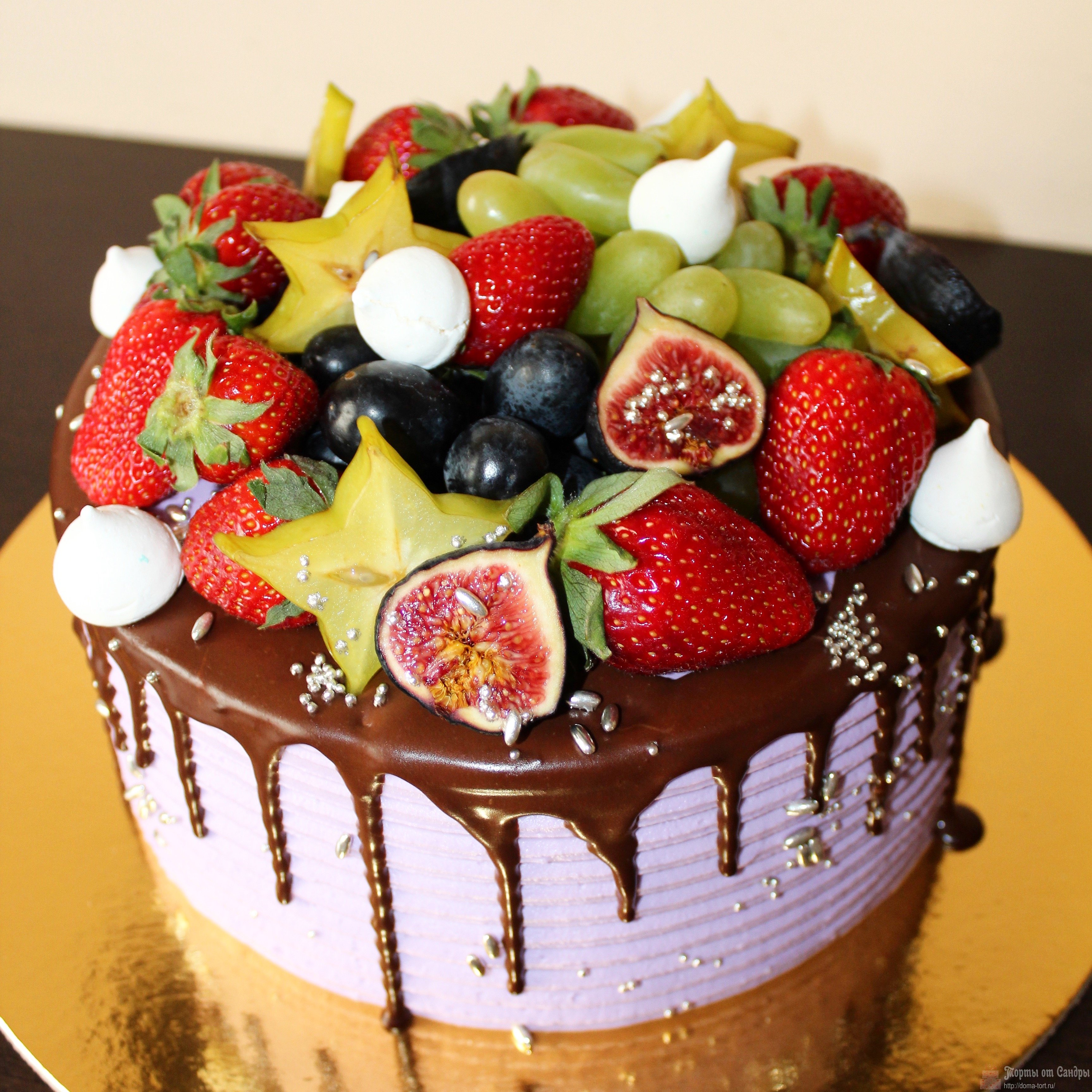 Торт - Праздничный с ягодами и фруктами