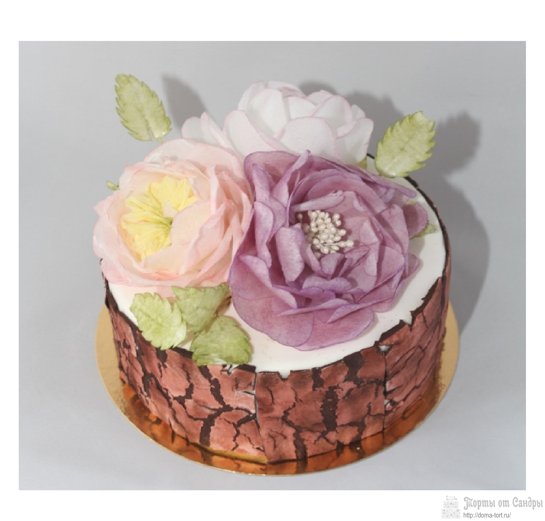 Торт - С вафельными цветами